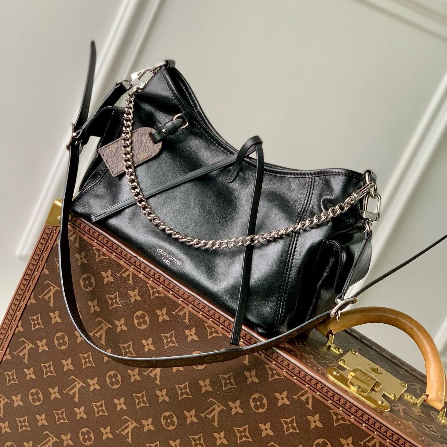 Women’s Black Genuine Leather Minimalist Carryall Bag