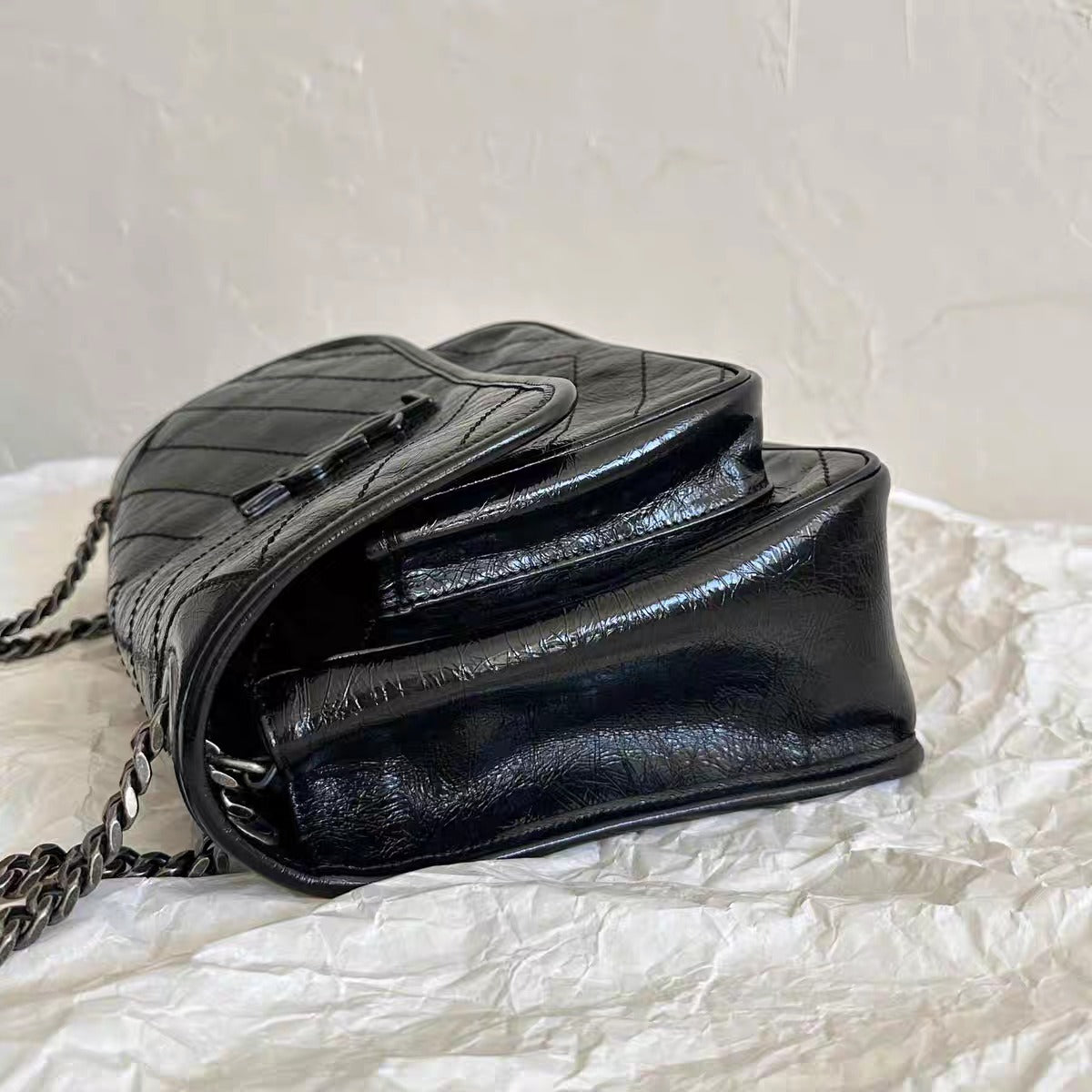 Saint Laurent Black Niki Medium Ysl-Plaque Leather Shoulder Bag