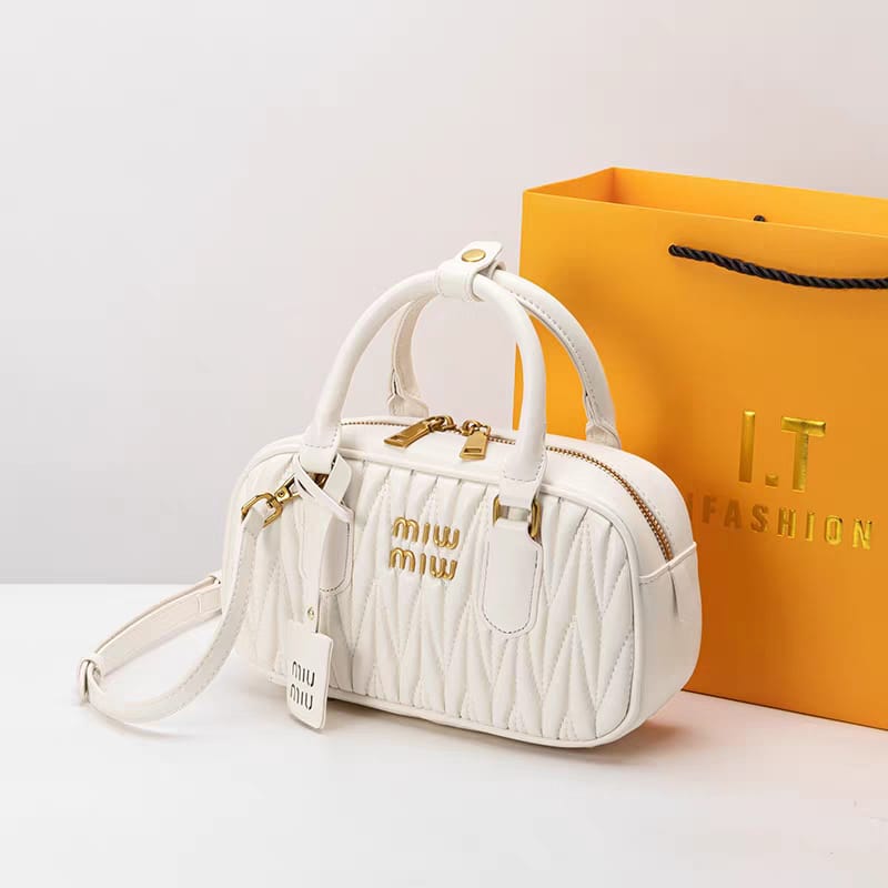 Matelassé Nappa Leather Shoulder White Bag
