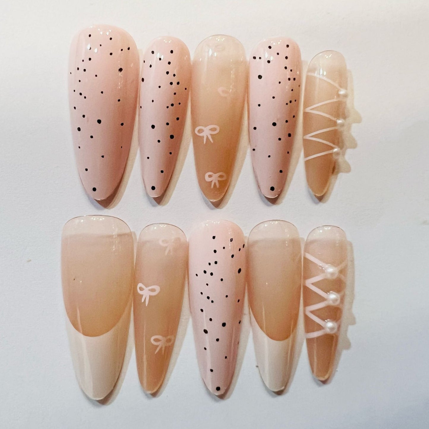 Y030 Press On Nails Stiletto Almond Shape