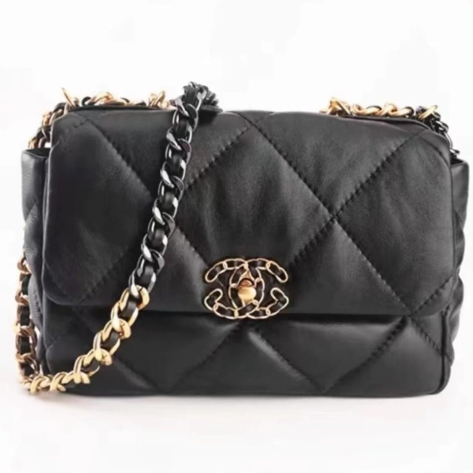 CHANEL Pre Owned Classis Flap 19 Shoulder Bag