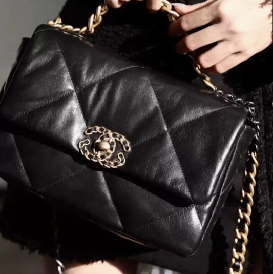 CHANEL Pre Owned Classis Flap 19 Shoulder Bag